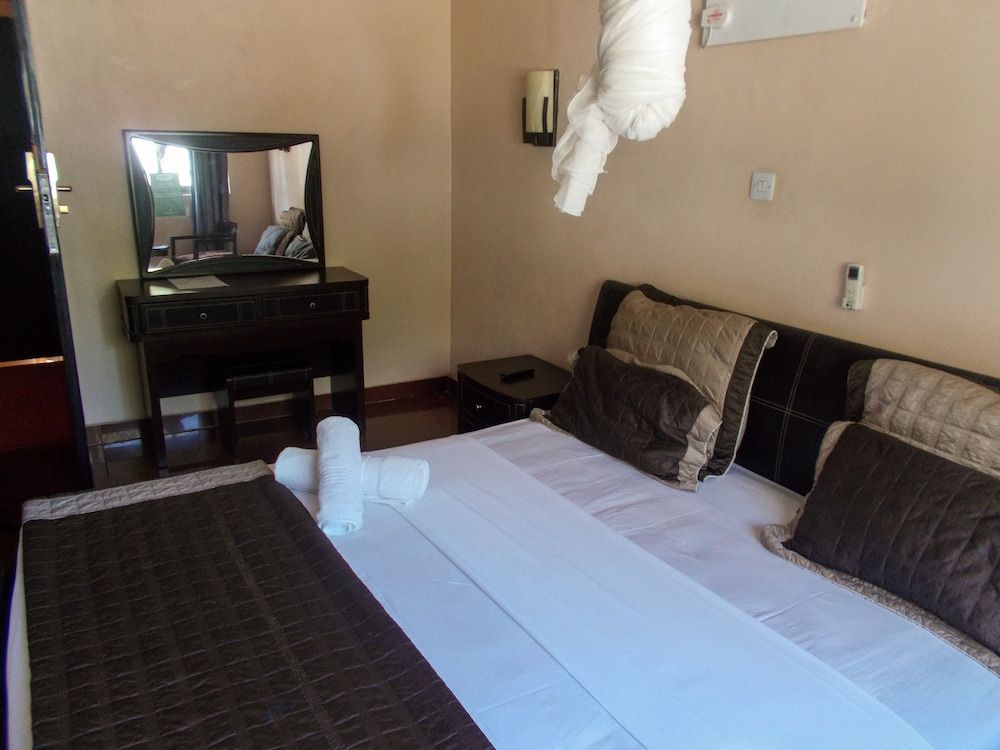 undefined Acamms Lodge Roma 9