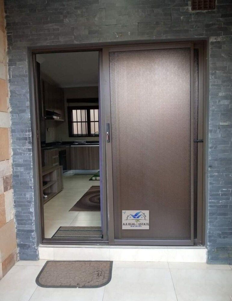 undefined Bedroomed Fully Furnished Apartment Near East Park Mall