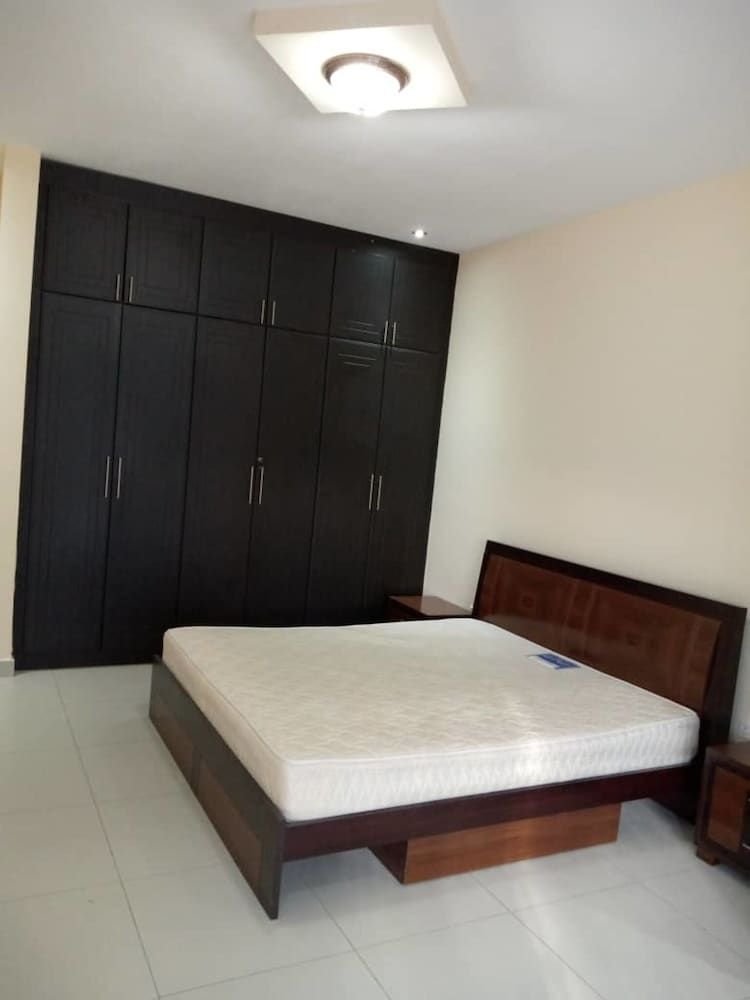 undefined 3 Bedrooms Exclusive Apartment in Kaludu 6