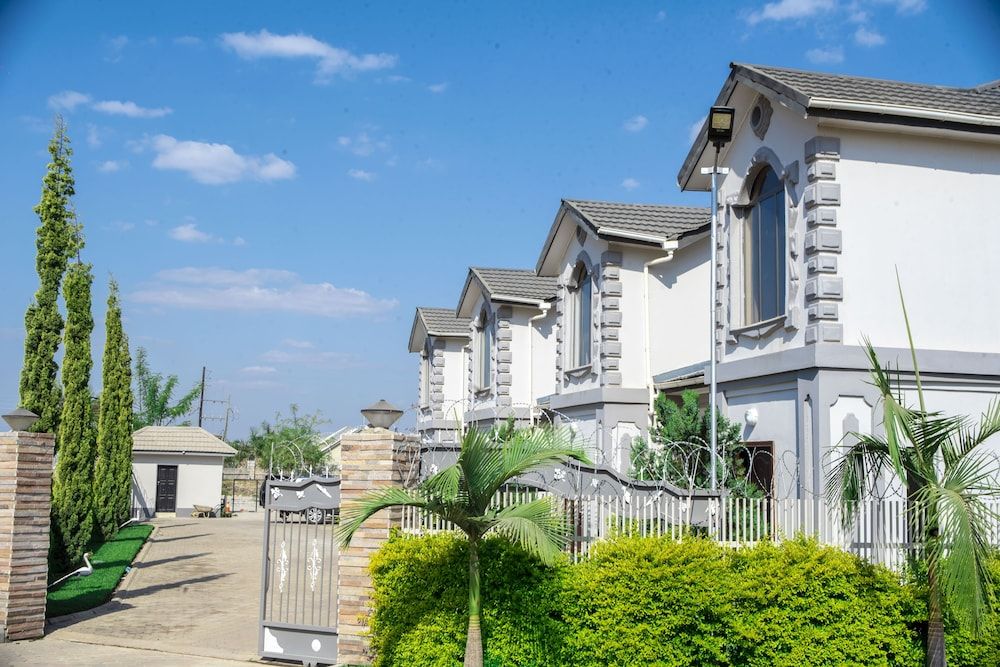Lusaka Luxe: Your Private Oasis Awaits in the Heart of Zambia