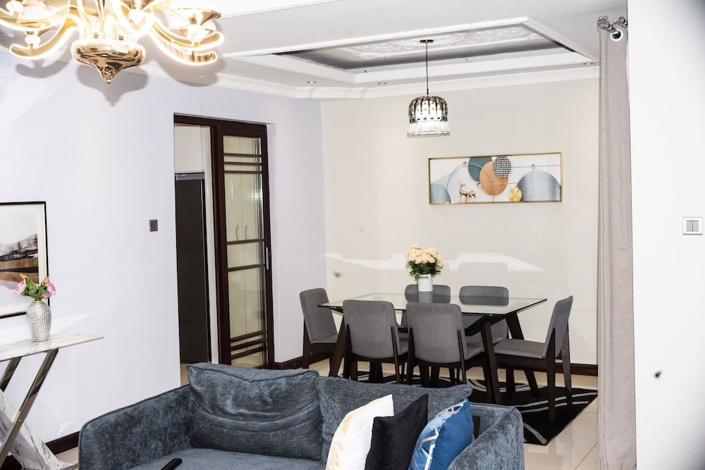 Lusaka Luxe - Your Private Oasis Awaits in the Heart of Zambia Apartment, 2 Bedrooms, Balcony 18