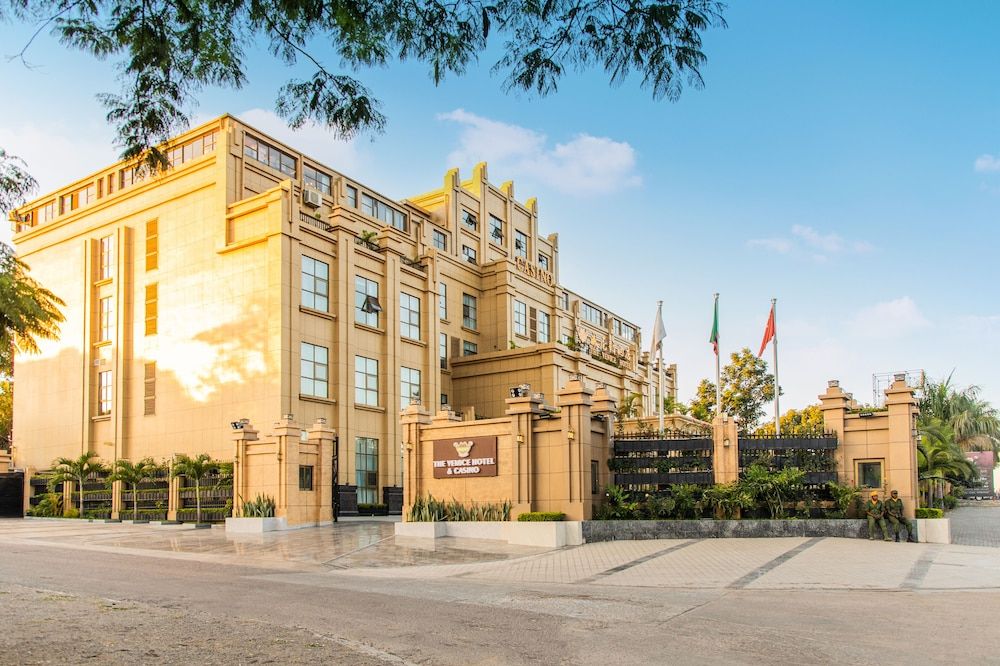 undefined The Venetian Hotel 6