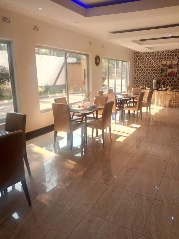 undefined Fatmols Executive Lodge 6