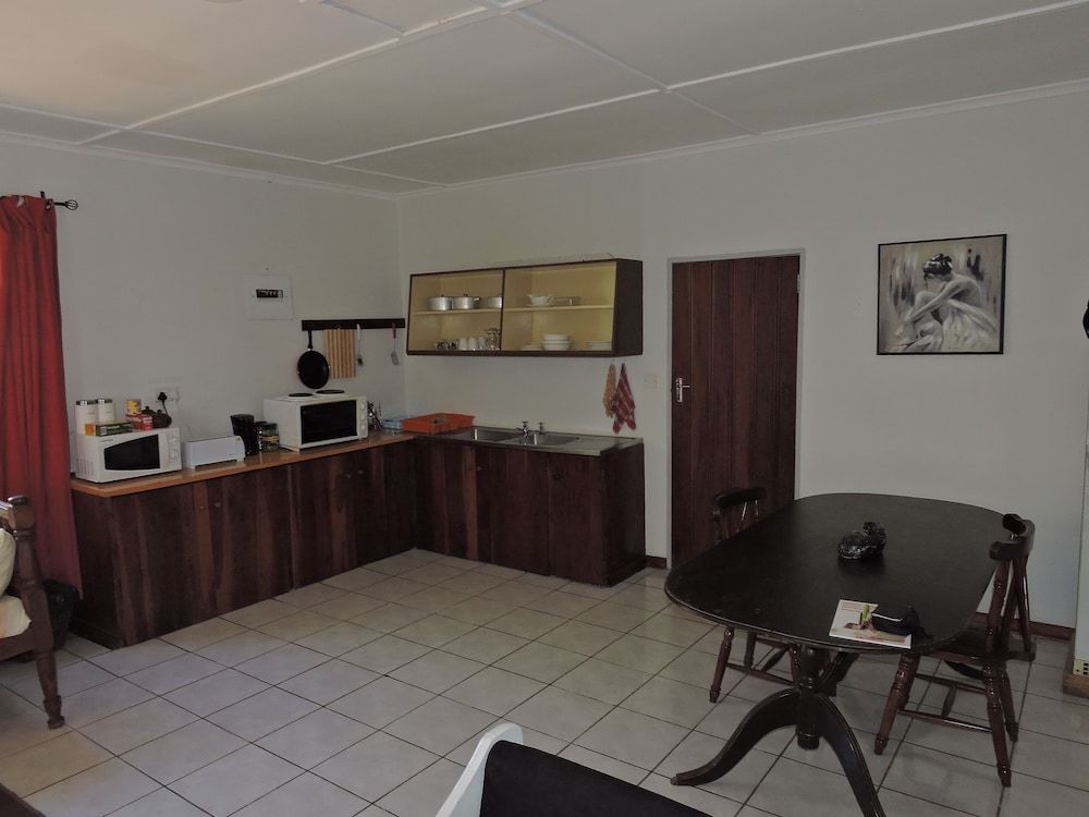 undefined Hippo House Cottages 8