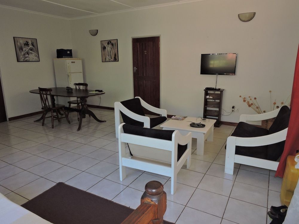 undefined Hippo House Cottages 7