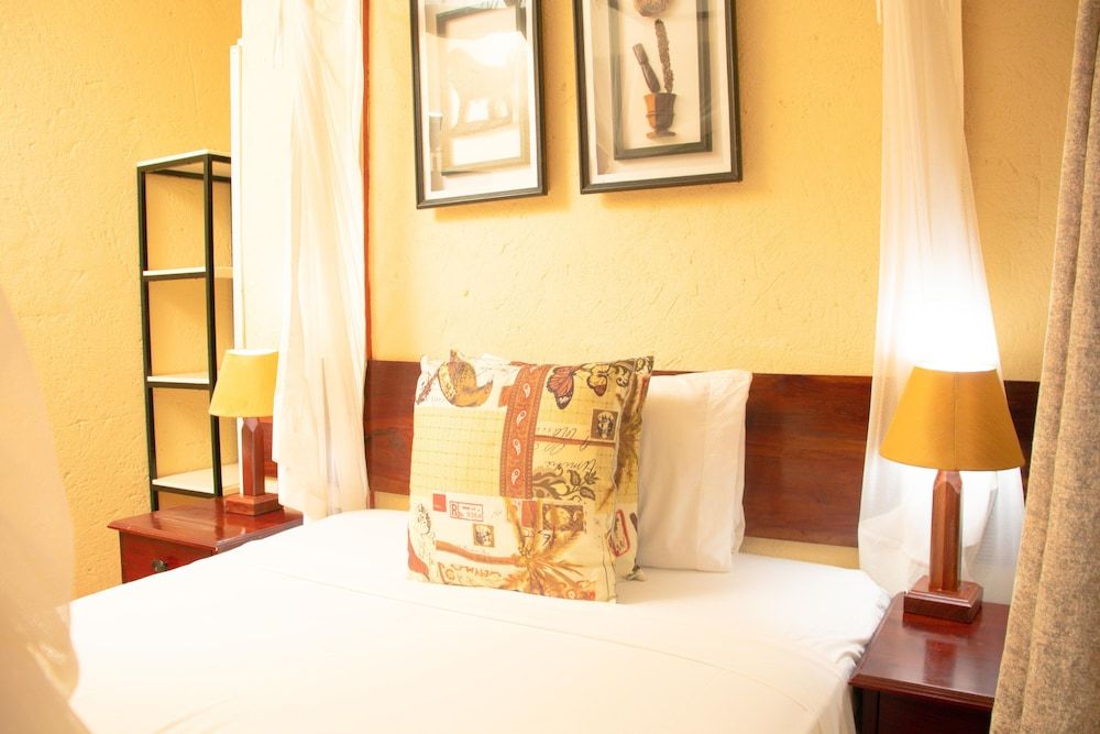 Inkindaba Guest House Comfort Double Room 5