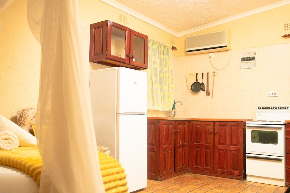 Inkindaba Guest House Comfort Double Room 9