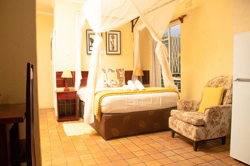 Inkindaba Guest House Comfort Double Room 2