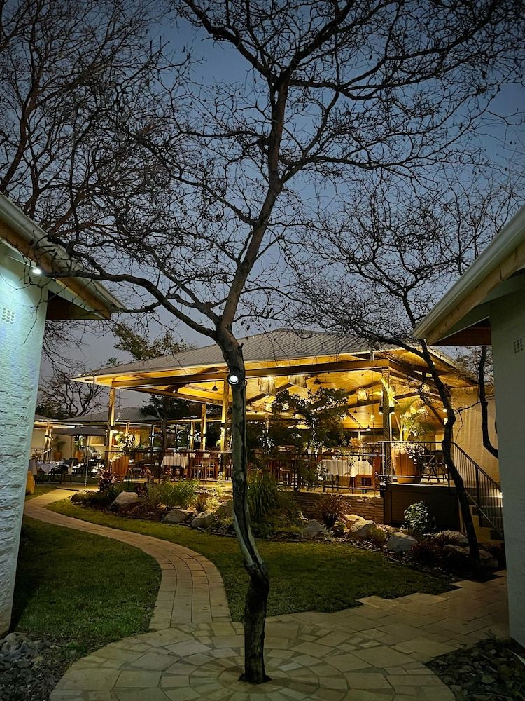undefined Insika Lodge 3