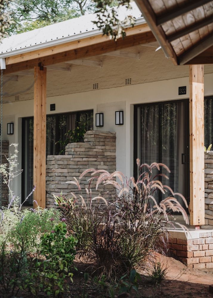 undefined Insika Lodge 6