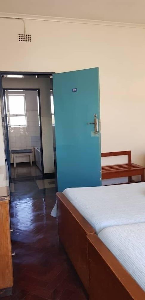 Plaza Hotel Economy Room, Shared Bathroom 6