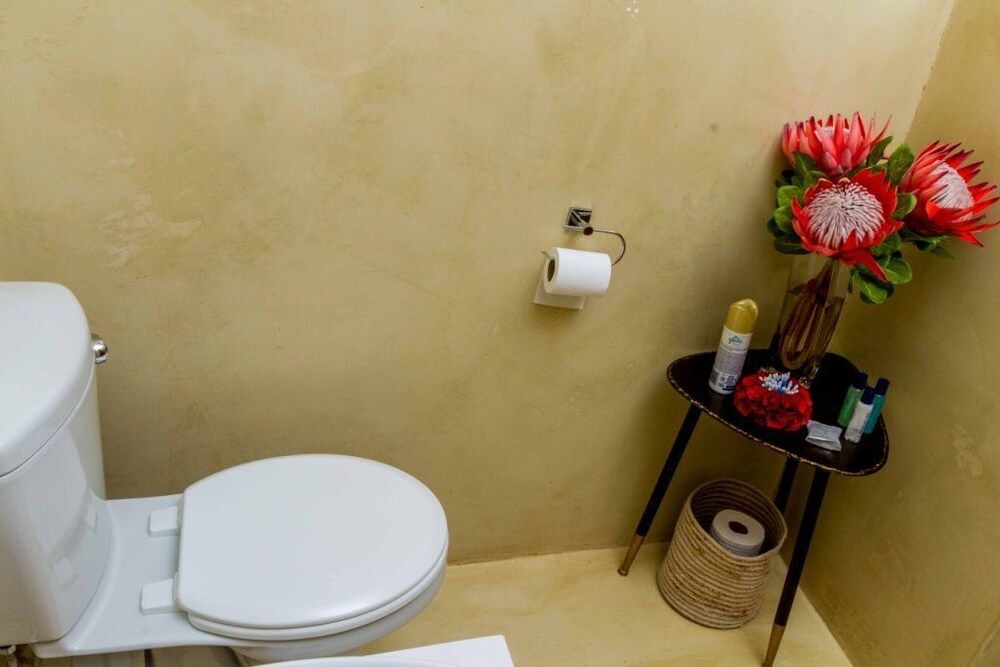 Pazuva Hillside Comfort House, Multiple Beds 12