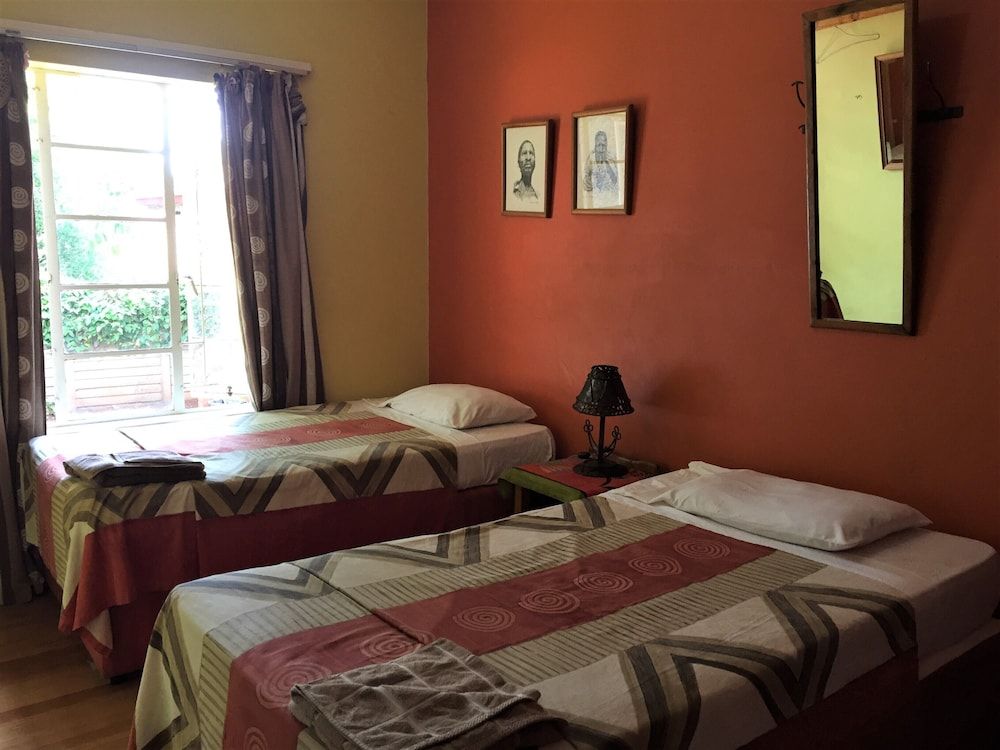 It's a Small World Backpackers Lodge - Hostel
