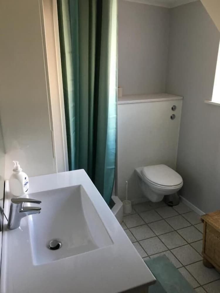 AB Centrum Single Room, Shared Bathroom 3