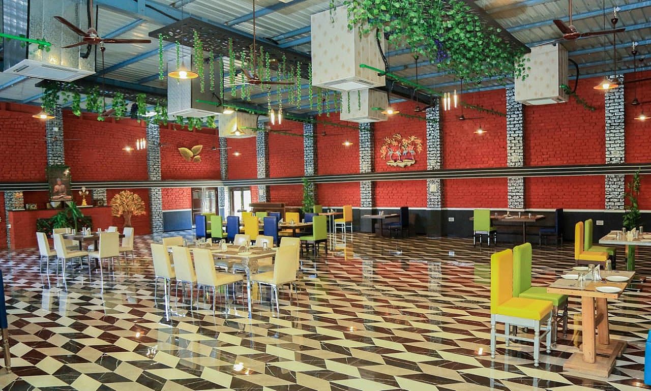 Food & Dining