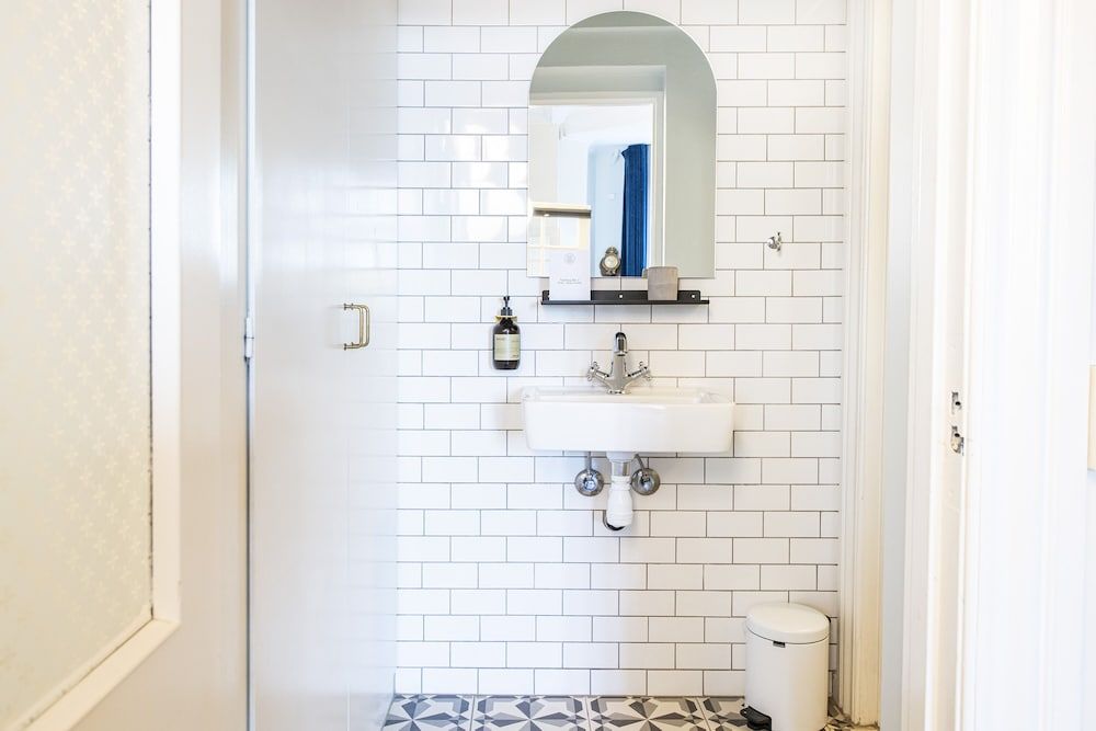 The Citadel apartments by Daniel&Jacob’s Comfort Apartment, Private Bathroom, Garden View (Front) 13