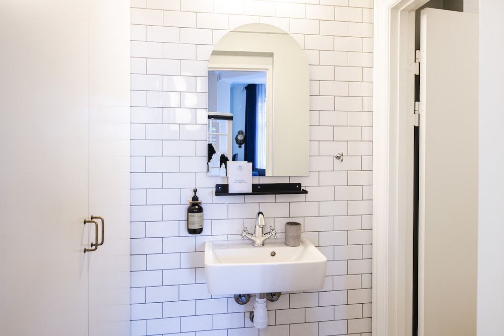 The Citadel apartments by Daniel&Jacob’s Comfort Apartment, Private Bathroom, Garden View (Front) 14