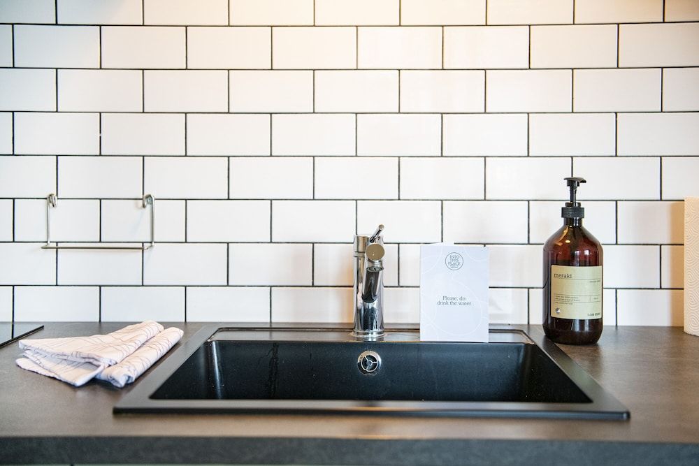 The Citadel apartments by Daniel&Jacob’s Comfort Apartment, Private Bathroom, Garden View (Front) 9