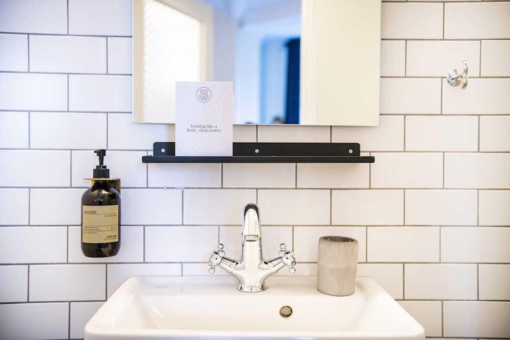 The Citadel apartments by Daniel&Jacob’s Comfort Apartment, Private Bathroom, Garden View (Front) 15