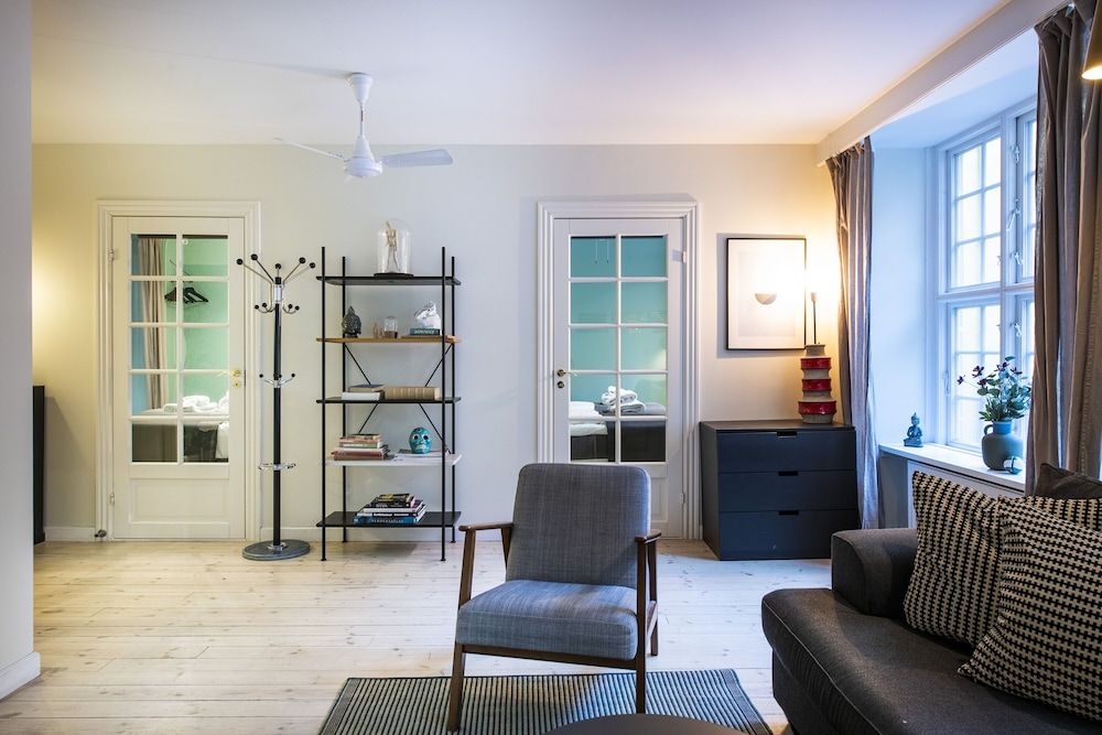 The Churchill 4 by Daniel&Jacob’s Apartment, 3 Bedrooms, Kitchen 16