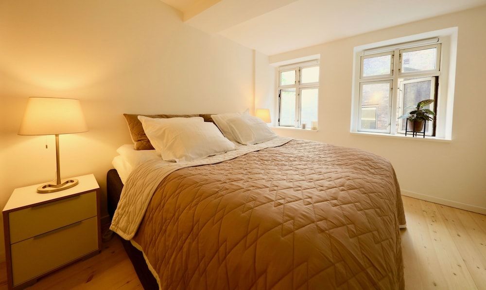 Dinesen Collection Two-Story Condos by Nyhavn Harbour Luxury Apartment, 3 Bedrooms 8