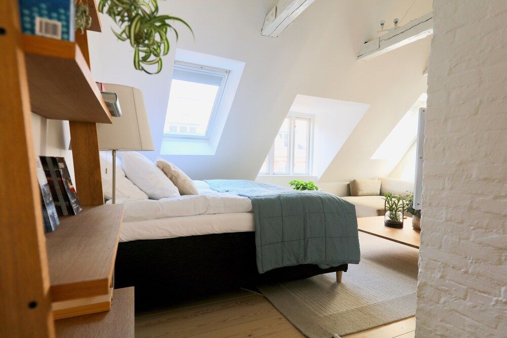 Dinesen Collection Two-Story Condos by Nyhavn Harbour Deluxe Penthouse, 3 Bedrooms 20