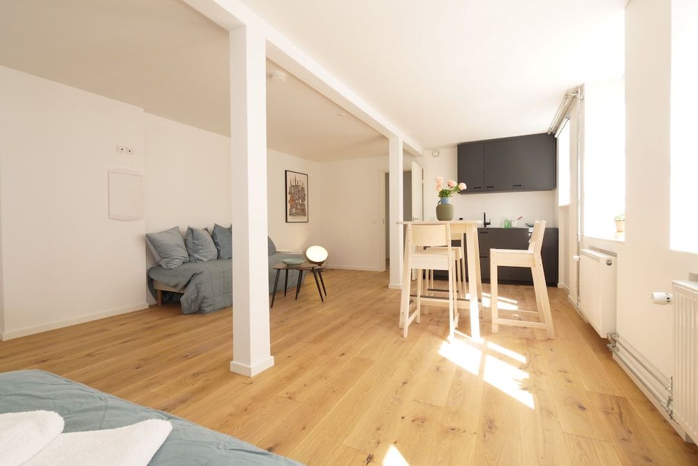 undefined Rent a place to sleep 2 10