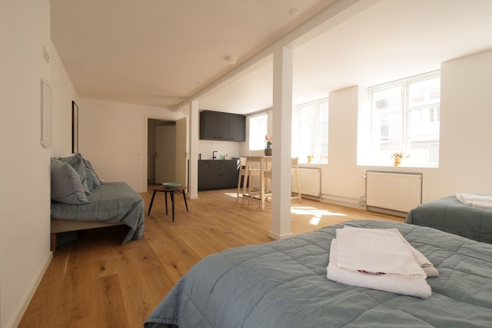 undefined Rent a place to sleep 2 4