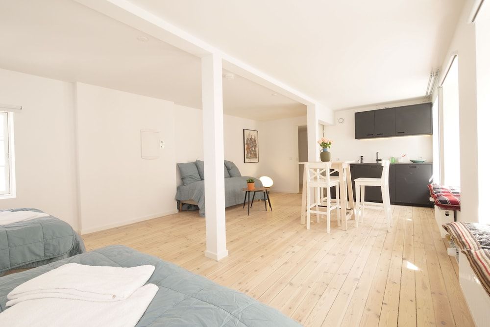 undefined Rent a place to sleep 3 7