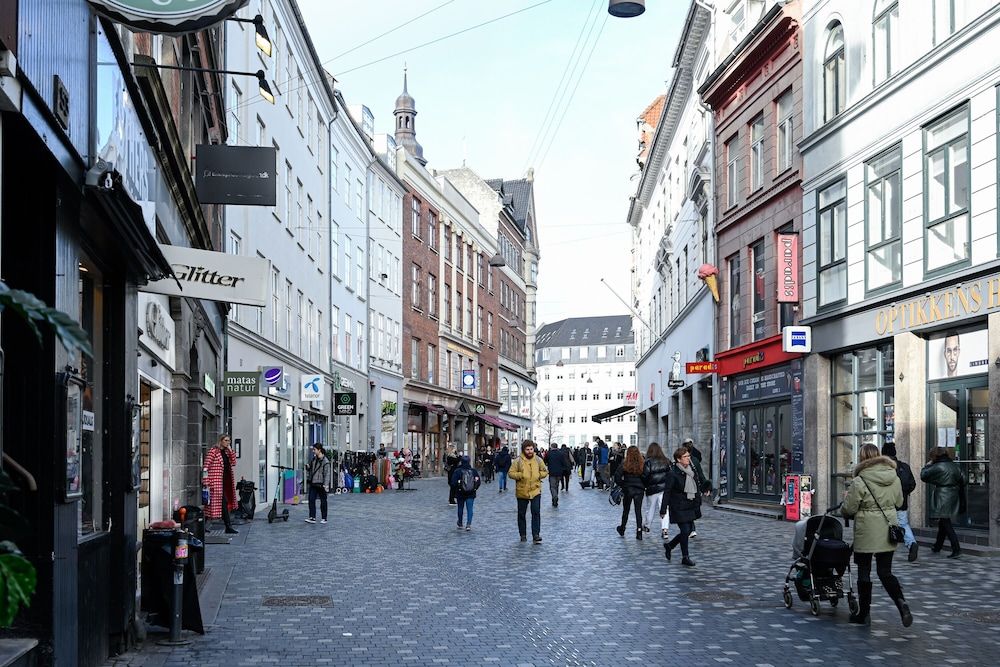 undefined Sanders Tower - Dreamy 2-bdr Apt w City View 8