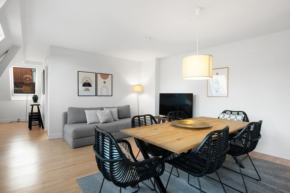 undefined Sanders Leaves - Cute 1-bdr Apt w Terrace 5