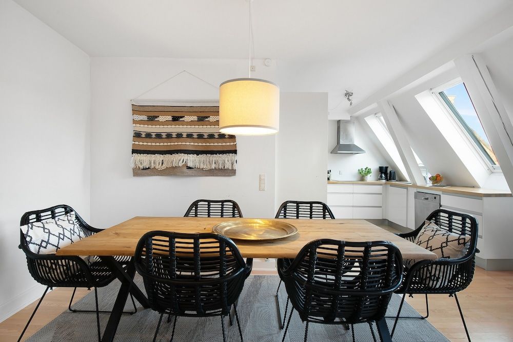 undefined Sanders Leaves - Cute 1-bdr Apt w Terrace 9