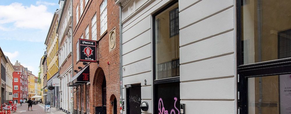 undefined Sanders Leaves - Cute 1-bdr Apt w Terrace 4