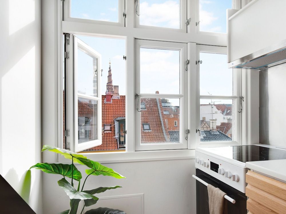 undefined Sanders Saint - Nice 1-bdr Apt by the Canals 9