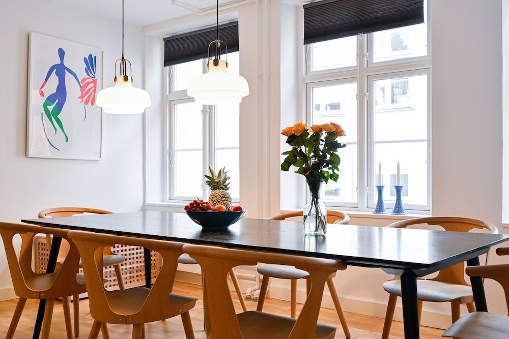 undefined Sanders Tower - Chic 2-bdr Apt w City View 9