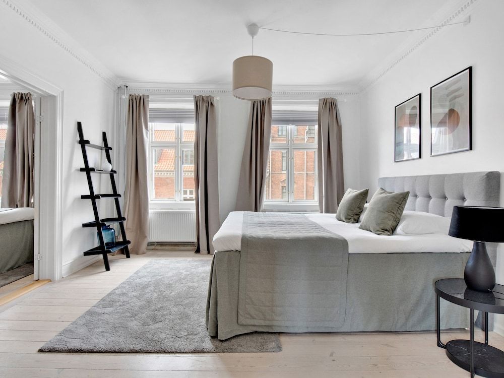 undefined Sanders Stage - Endearing 3-bdr. Apt. Near Nyhavn 10