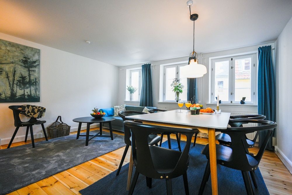 undefined Sanders Central - Smart 3-bdr Apt in City Center 9