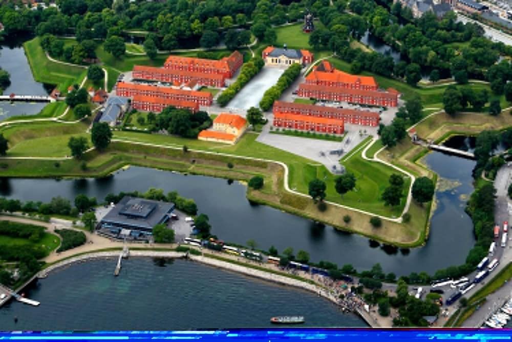 101sqm apt Heart of Copenhagen 100m to the Metro Apartment 46