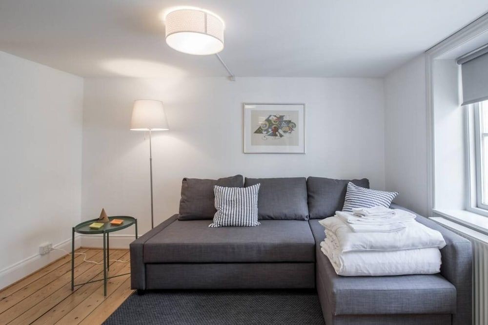 Apt Centrum of CPH 50M to Metro w Balcony Apartment 16