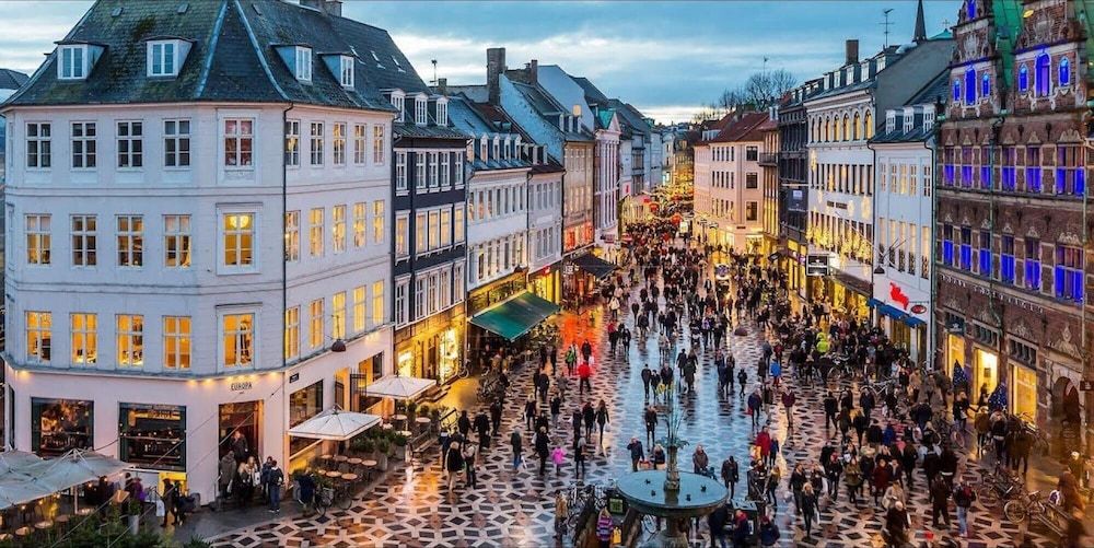 Apt Centrum of CPH 50M to Metro w Balcony Apartment 22