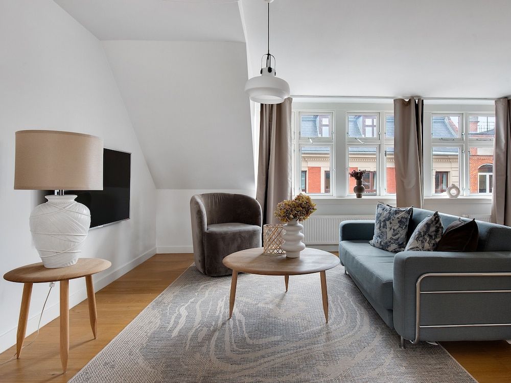 Sanders Leaves - Precious 2-bdr Apt With City View Apartment, 2 Bedrooms, Terrace, City View 9