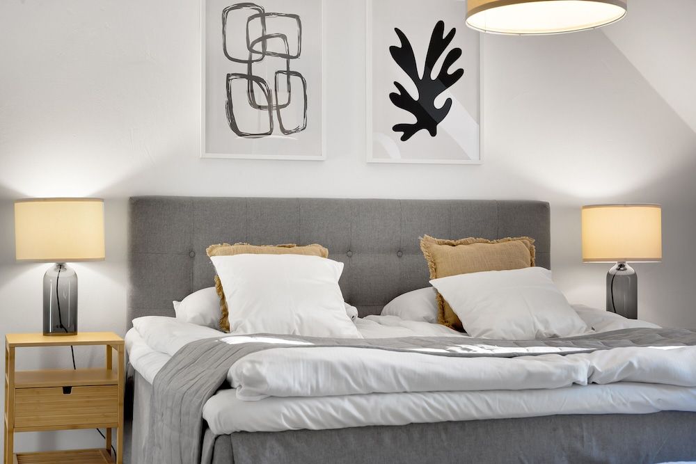 Sanders Leaves - Precious 2-bdr Apt With City View Apartment, 2 Bedrooms, Terrace, City View 2