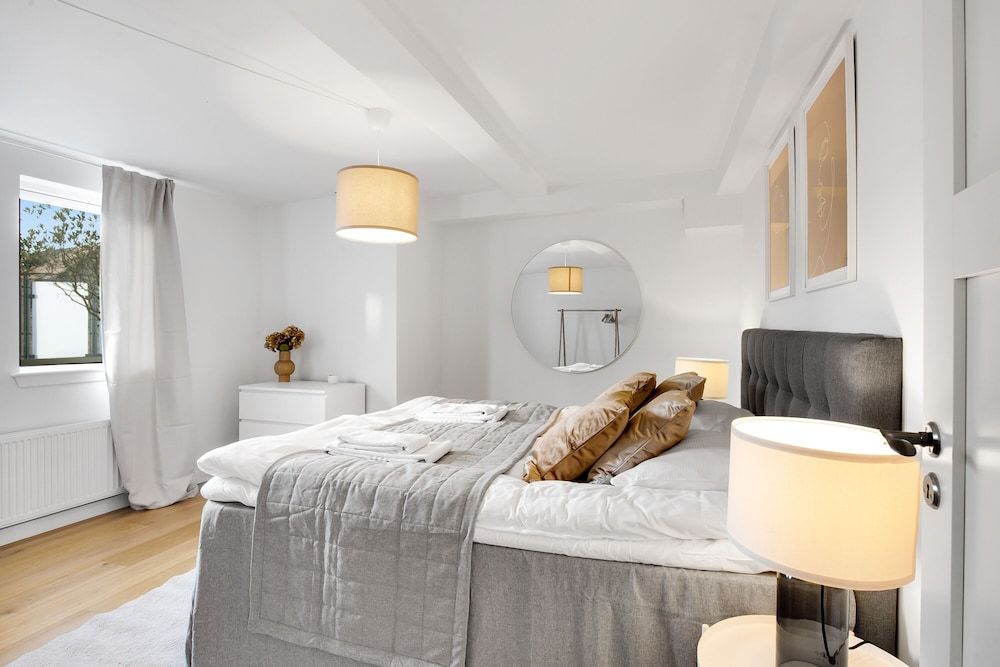 Sanders Leaves - Precious 2-bdr Apt With City View Apartment, 2 Bedrooms, Terrace, City View 4