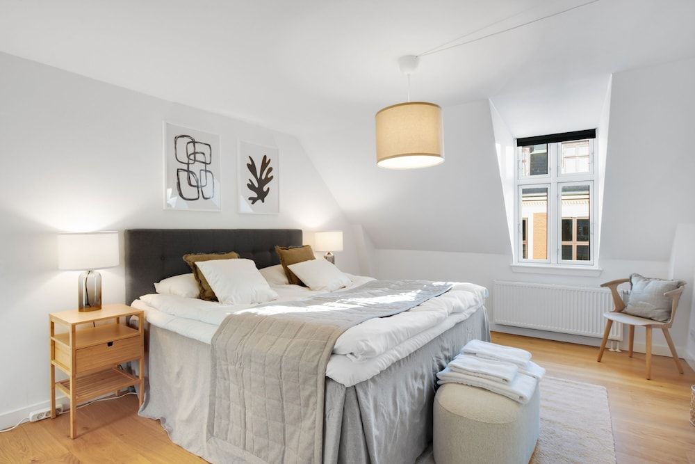 Sanders Leaves - Precious 2-bdr Apt With City View Apartment, 2 Bedrooms, Terrace, City View 3