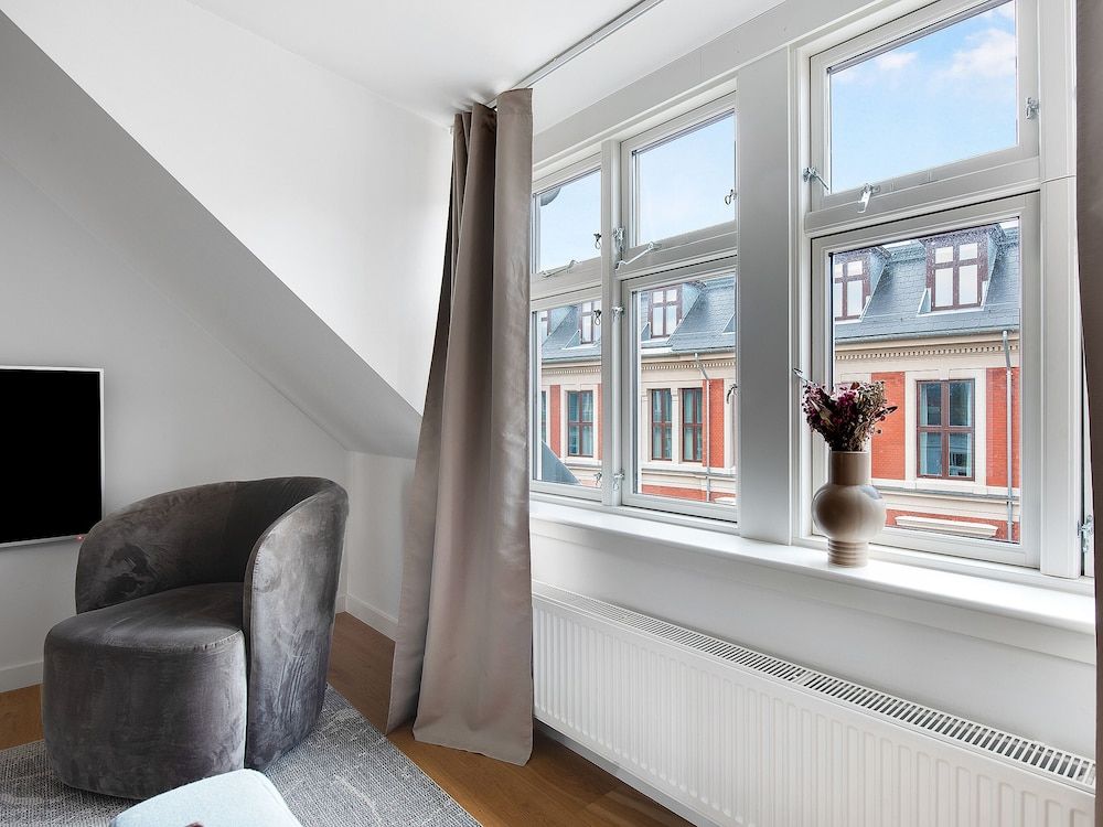 Sanders Leaves - Precious 2-bdr Apt With City View Apartment, 2 Bedrooms, Terrace, City View 10