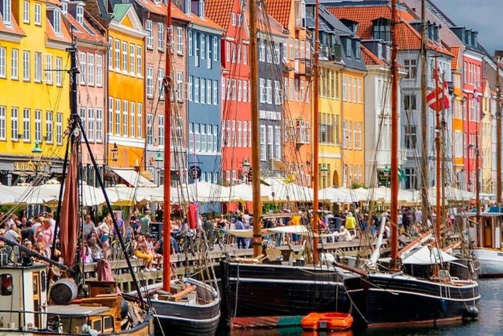 undefined 170sqm Apt 50M to Main Street Metro Canals 6