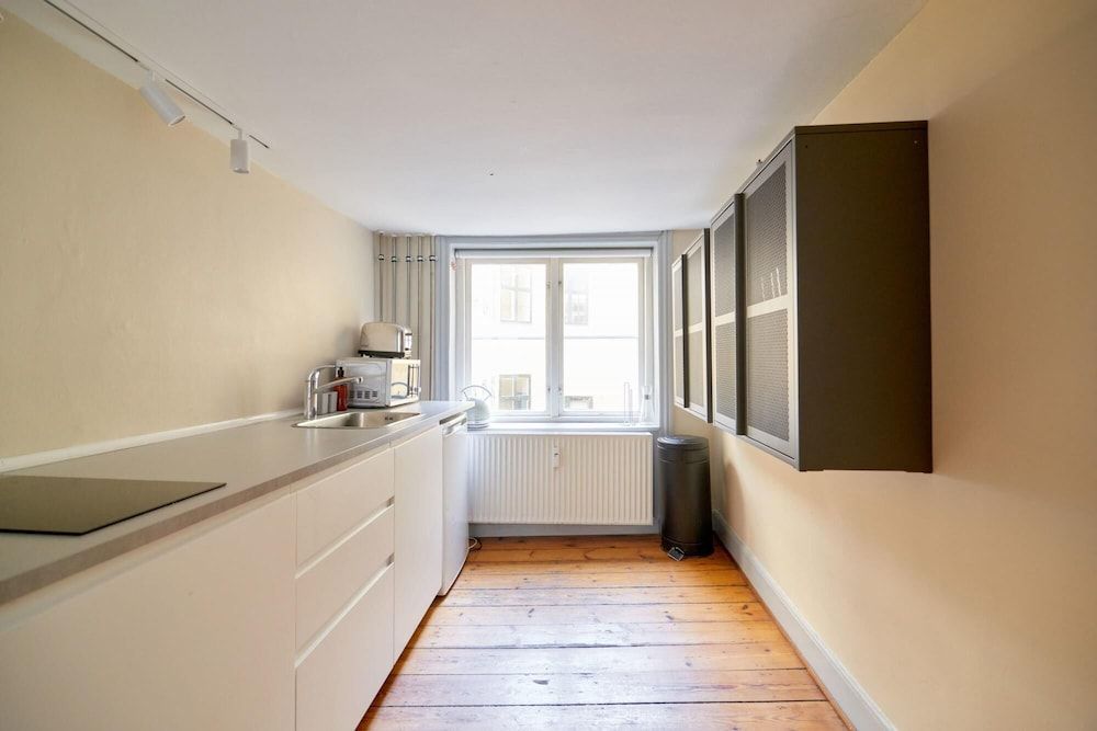 Balcony Apt Central in Copenhagen 50M to Metro Apartment 29