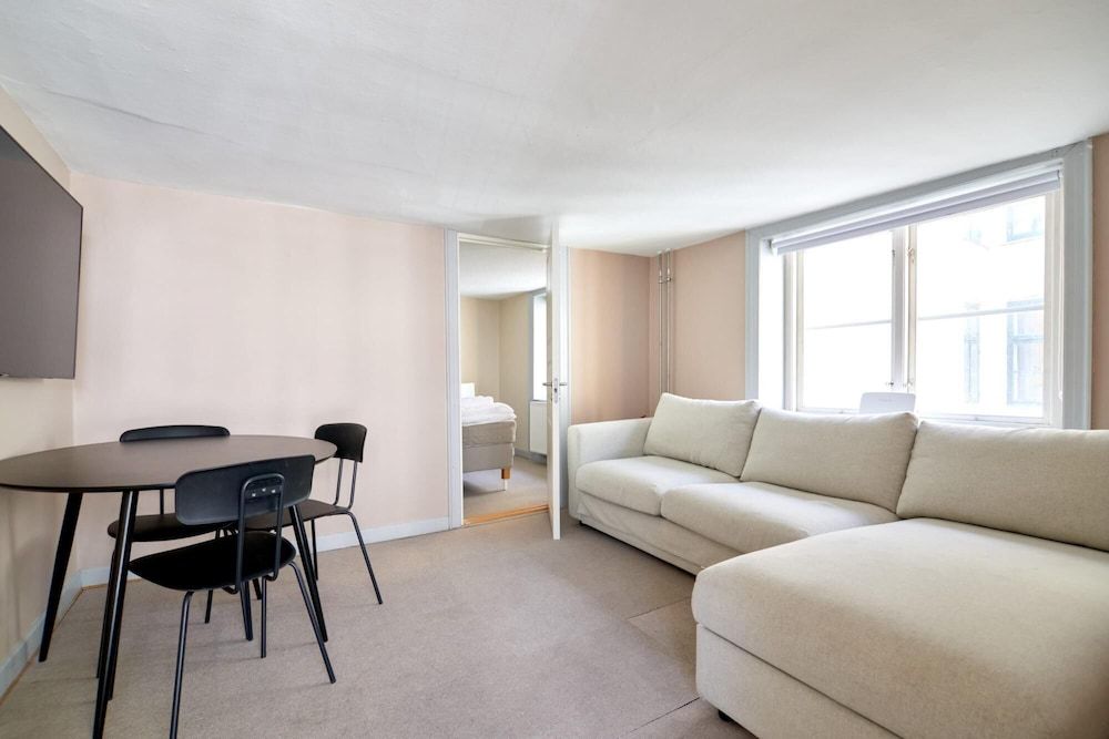 Balcony Apt Central in Copenhagen 50M to Metro Apartment 28
