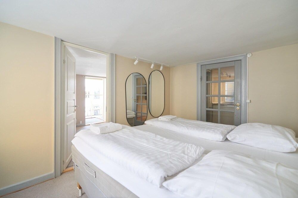 Balcony Apt Central in Copenhagen 50M to Metro Apartment 34