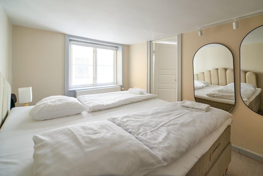 Balcony Apt Central in Copenhagen 50M to Metro Apartment 33